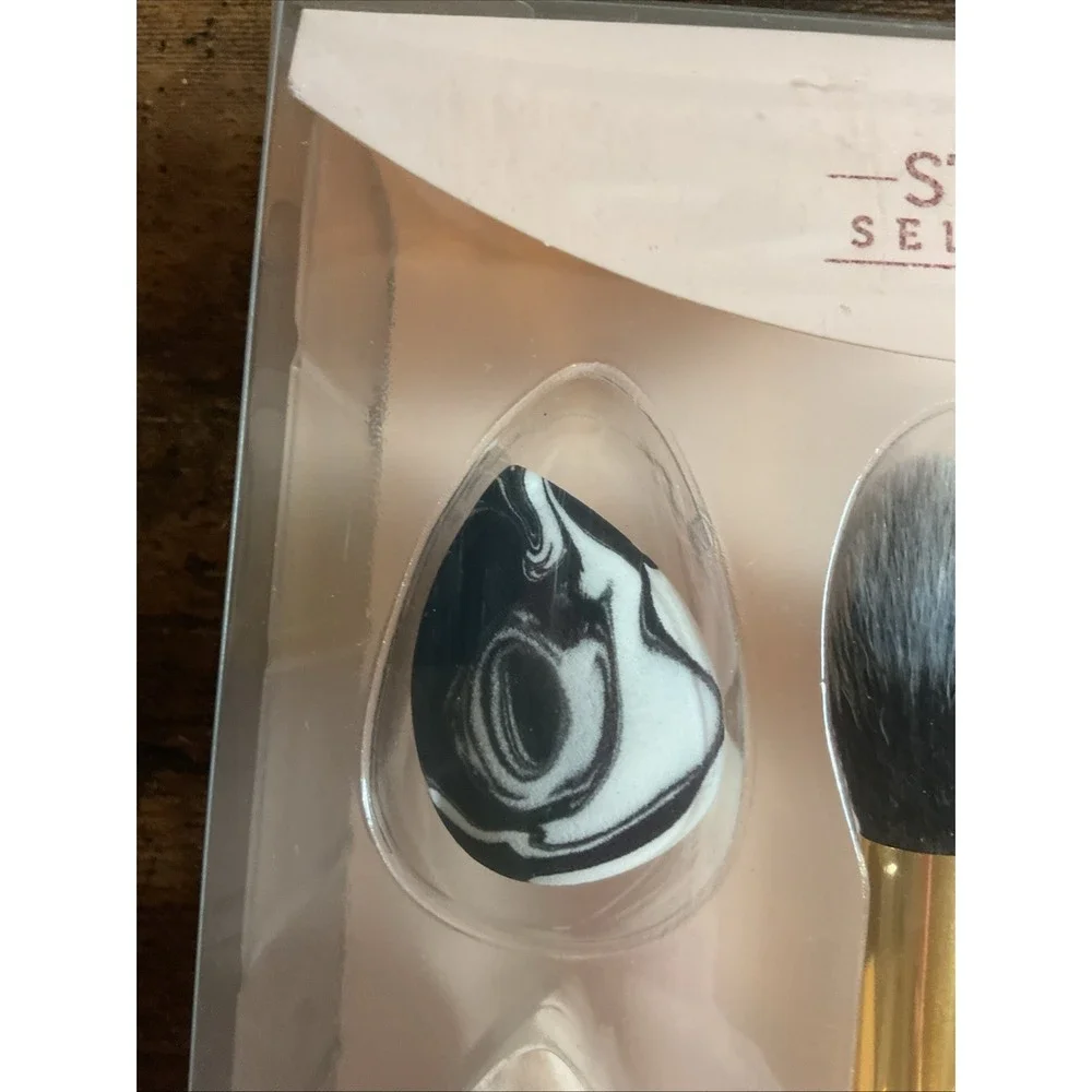 Studio Selection brand new